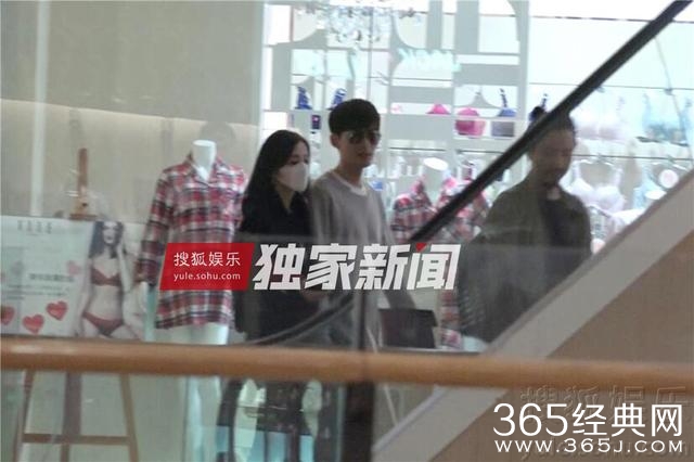 张翰娜扎被拍到一起逛街看电影，其实明星谈恋爱和普通人没差啊