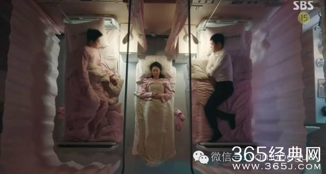 神剧又来了：男人得乳腺癌是小事，女主三人同居才是大事
