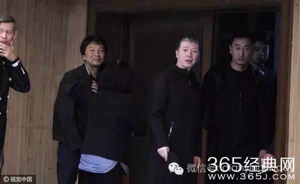 不走就断电，范冰冰现场被赶：都挺不容易 冯小刚发飙：头一次见到这种事儿