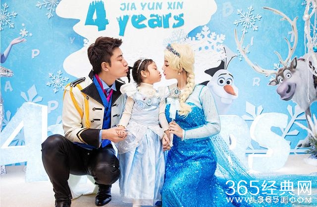 甜馨四岁梦幻生日趴，自己的偶像居然来参加，甜馨要hold住啊