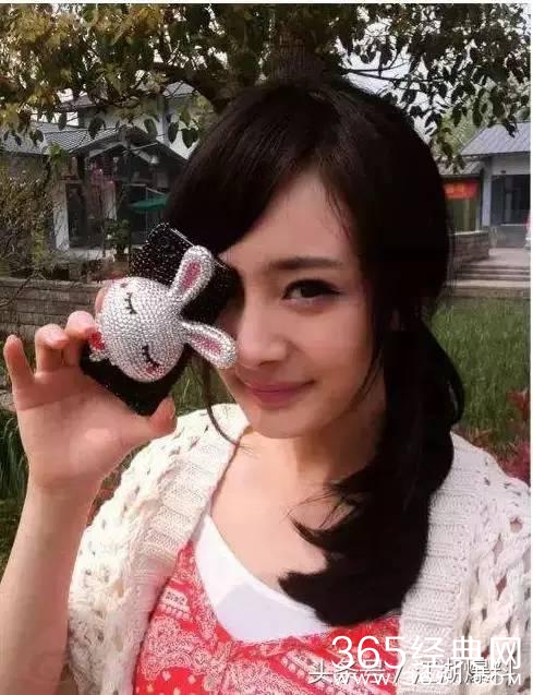 杨幂自拍照中蹊跷之处，真相原来是这样！