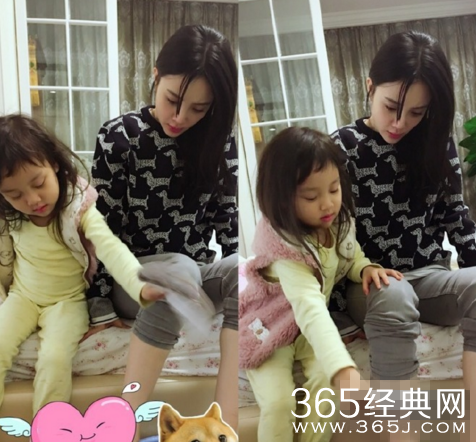 李小璐和甜馨一起泡脚 自称是接地气的普通母女