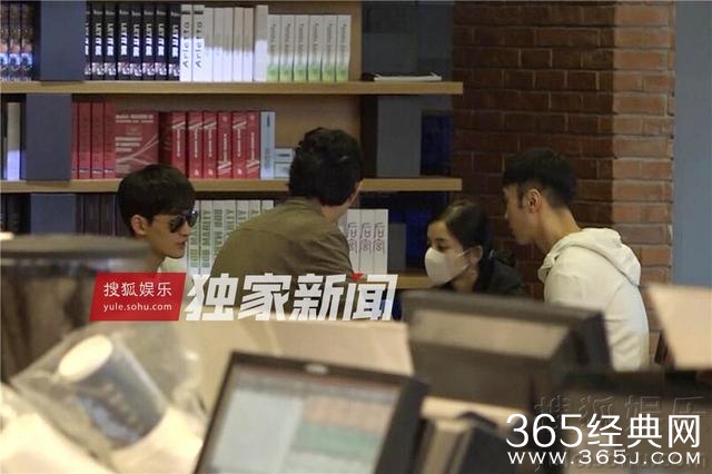 张翰娜扎被拍到一起逛街看电影，其实明星谈恋爱和普通人没差啊