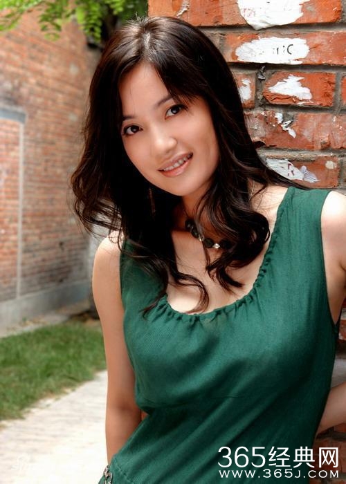 她16岁时一炮而红，只因为了演好一个角色被骂十多年