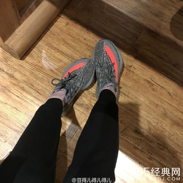 袁姗姗又开始作，LadyGaga都不敢穿的鞋子她穿，丑哭了