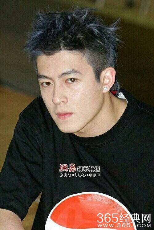 男星素颜曝光！彭于晏杨洋黄景瑜没差陈坤像宋小宝鹿晗张艺兴有痘