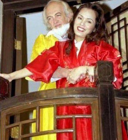 53岁韦唯近照曝光，嫁给外国大人物后被弃，成了这副模样