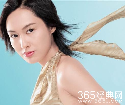 周星驰朱茵分手内幕曝光！现今多年，53岁周星驰为她终身不娶？