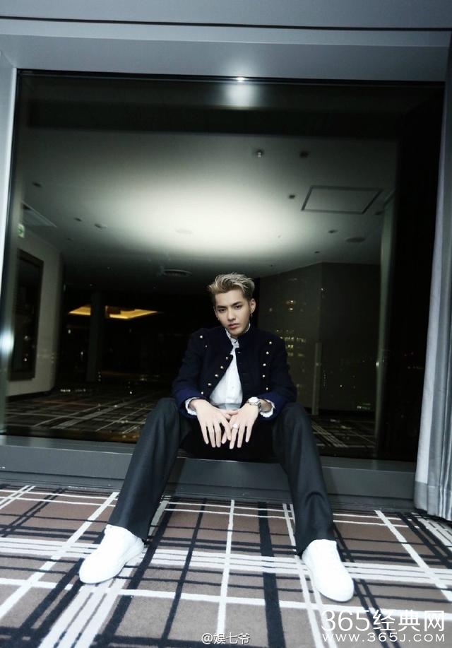 吴亦凡瘦了，曾跌下神坛如今荣耀归来，旁边的蒋勤勤超抢镜！