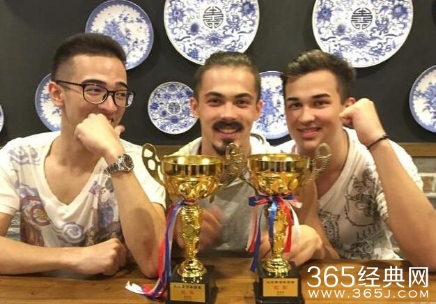 53岁韦唯近照曝光，嫁给外国大人物后被弃，成了这副模样