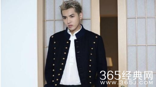 吴亦凡瘦了，曾跌下神坛如今荣耀归来，旁边的蒋勤勤超抢镜！