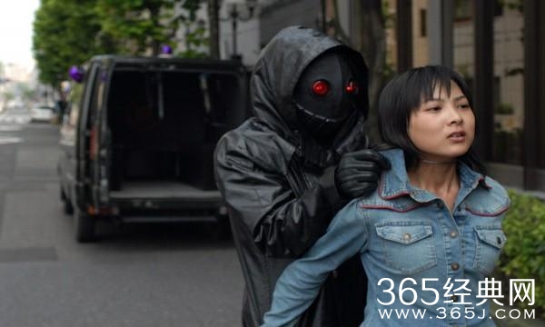 美丽女主被逼自我了断，充满日系cult风的电影