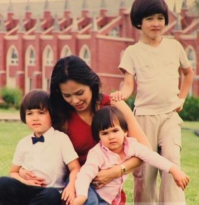 53岁韦唯近照曝光，嫁给外国大人物后被弃，成了这副模样