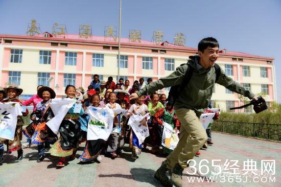 为什么胡歌演电视剧，写书，演话剧却没有主演的电影。