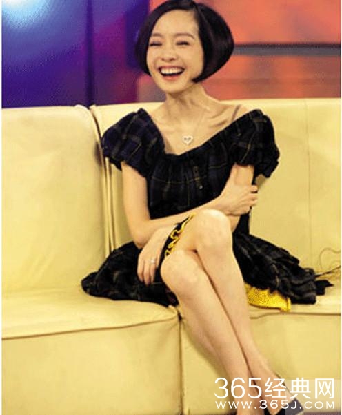 事业身家过亿却暴瘦成纸人，像大头娃娃，真太不协调