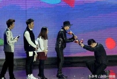 我好像知道权志龙“夹子”为什么贵还这么多人买？