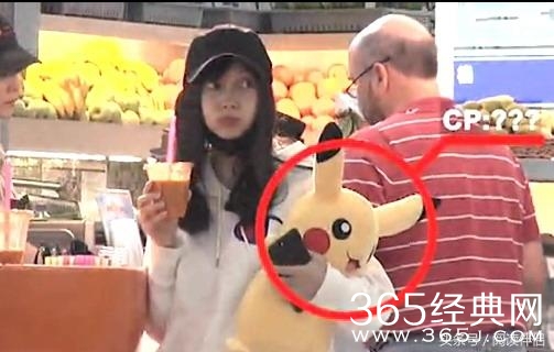 Baby回香港待产  “皮卡丘”护肚