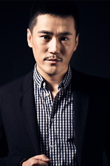 政委龙万虎是谁扮演的 龙万虎扮演者乔涵个人资料