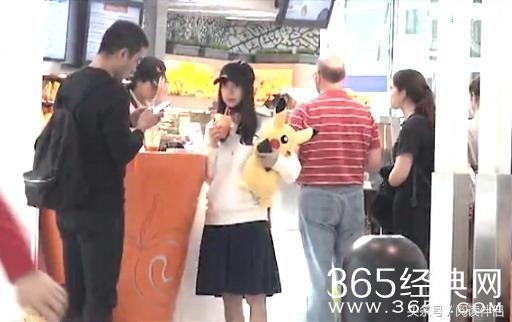 Baby回香港待产  “皮卡丘”护肚