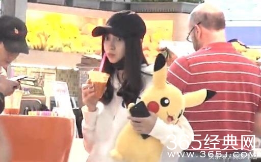 Baby回香港待产  “皮卡丘”护肚