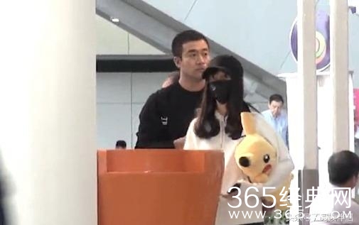 Baby回香港待产  “皮卡丘”护肚