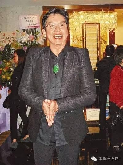 歌手韩磊现身揭阳翡翠市场，明星们亲自买翡翠的还不少！