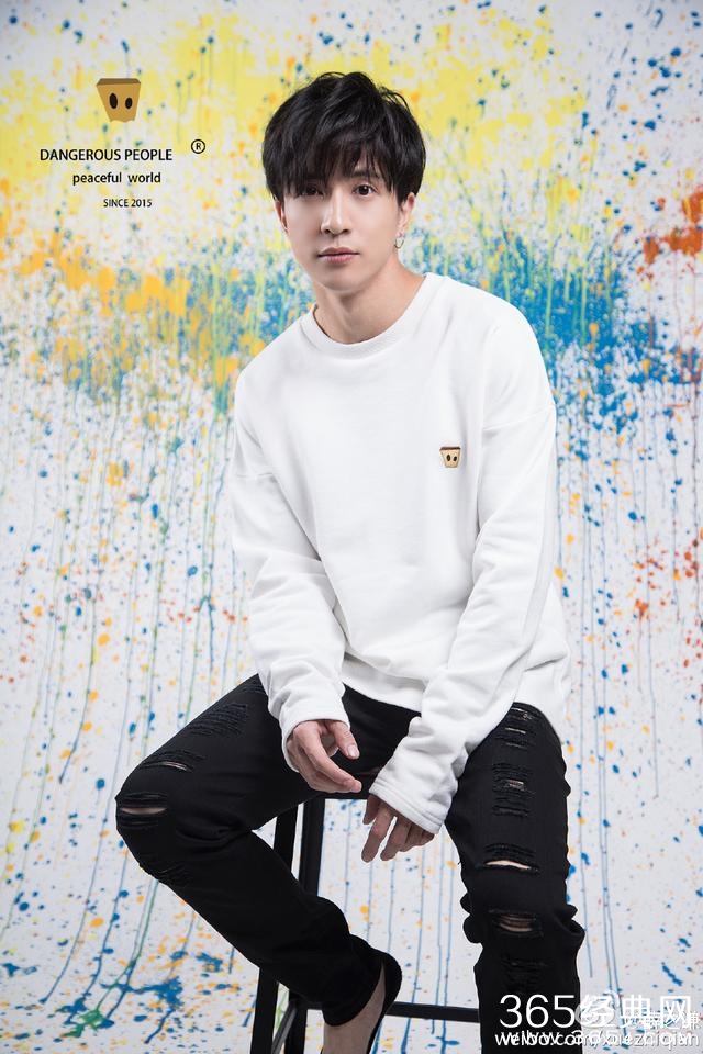 除了金莎自曝整容，很多歌手比如尚雯婕、王蓉、王心凌也变脸了啊