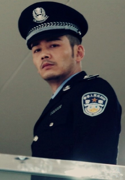 江城警事中杨烁演的谁 王欣伟的扮演者杨烁个人资料