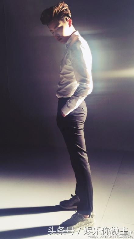 当红小生身材却如此放飞？网友：辣眼睛！