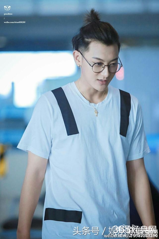 当红小生身材却如此放飞？网友：辣眼睛！