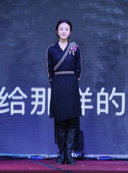 赵丽颖穿戏服去领奖，娱乐圈女星敢这么做的只有她一个！