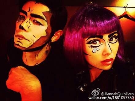 Baby李小璐晒出万圣节妆容，但周董昆凌没化妆就赢了！