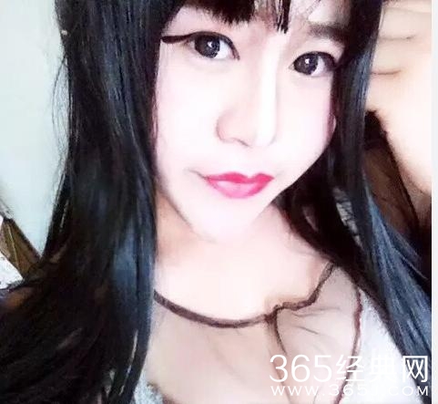 自称中国版芭比韩熙雅，刚隔双眼皮隆鼻上直播，吓坏网友！