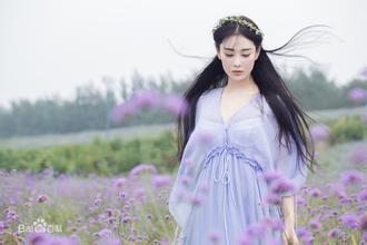 网上疯传张馨予未曾修图过得照片，难怪李晨要分手