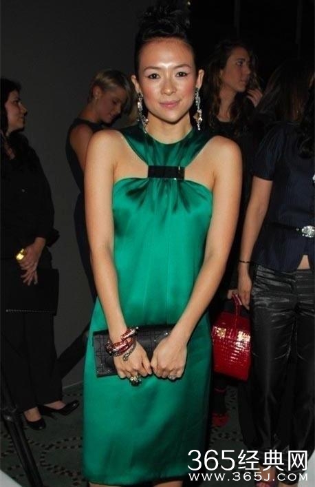 生完孩子的章子怡变得不一样了，完全没了国际范！