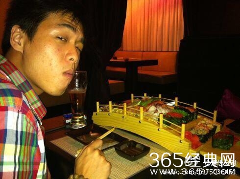 张若昀海量私房丑照大曝光，和现在判若两人  网友：黑历史