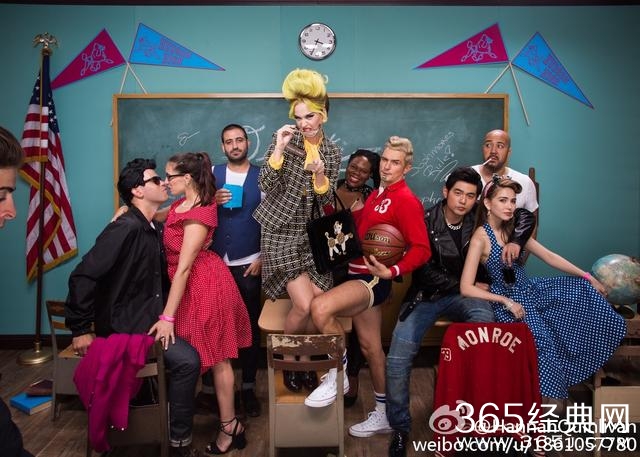 Baby李小璐晒出万圣节妆容，但周董昆凌没化妆就赢了！