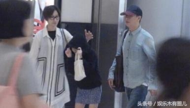 张家辉现身上海机场，平民出行彰显影帝风范