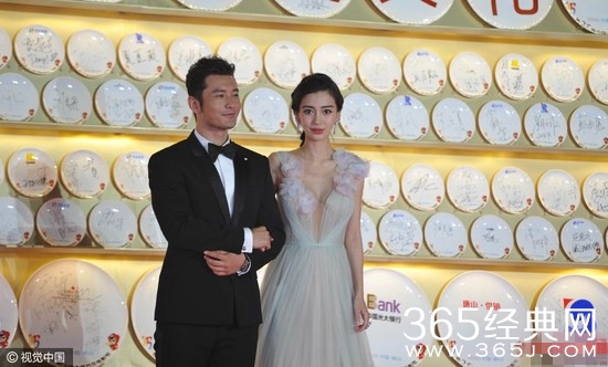 黄晓明盼当爸爸 减少工作陪家中两个baby