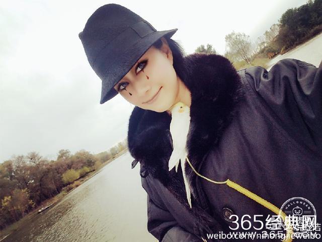 Baby李小璐晒出万圣节妆容，但周董昆凌没化妆就赢了！