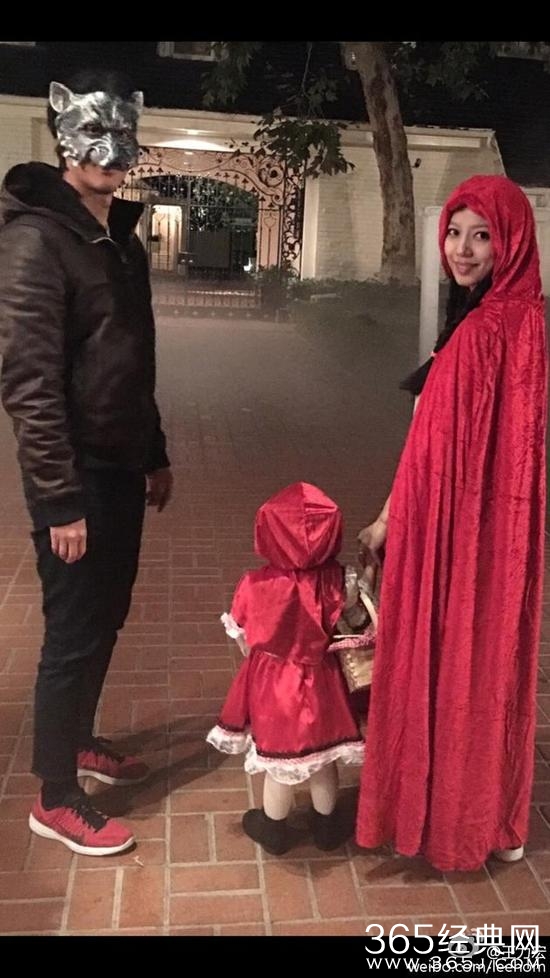 王力宏一家扮大灰狼小红帽 牵手出门要糖