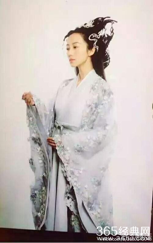 《醉玲珑》爆韩雪定妆照，网友的关注点都在她的眉毛上