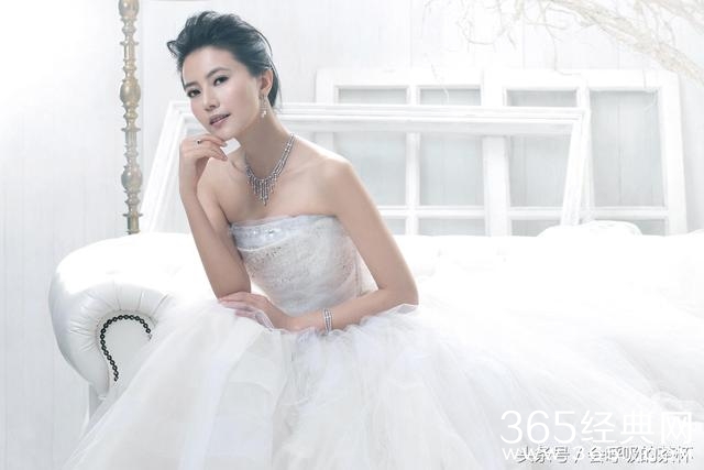 女神高圆圆也怀孕啦？肚子大的已经没有了腰身？