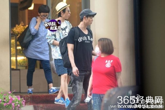 生活中的何炅倍显老态，妻子王菁怀孕 何老师要做爸爸了！