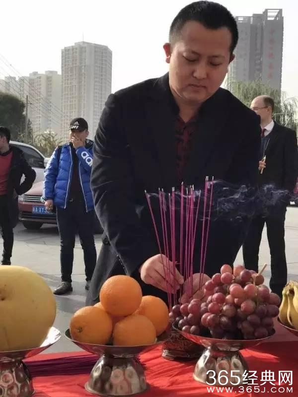 大电影《孤城》剧组在巴州开机 参演演员引期待