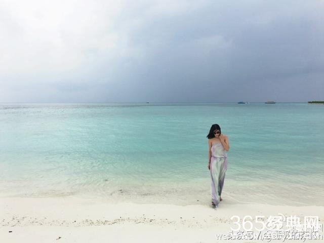 女神高圆圆也怀孕啦？肚子大的已经没有了腰身？