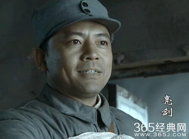 《亮剑》“赵刚”江苏句容拍戏 当地乡亲送来的食物让人感动