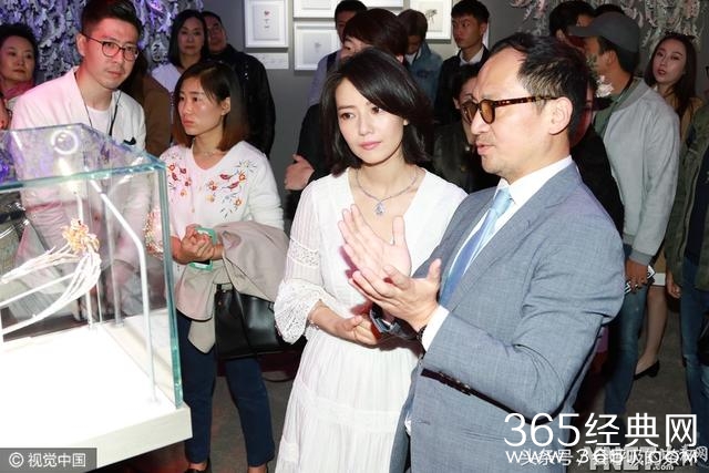 女神高圆圆也怀孕啦？肚子大的已经没有了腰身？