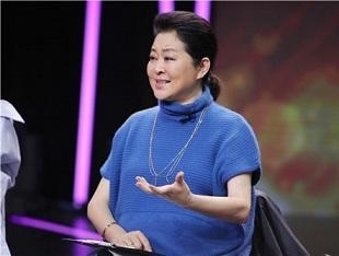 57岁倪萍近照曝光似大妈，显老态背后却有难言的苦衷