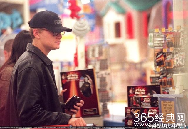 莱昂纳多瘦回来了？小李子逛超市照片曝光，网友惊呼重回颜值巅峰